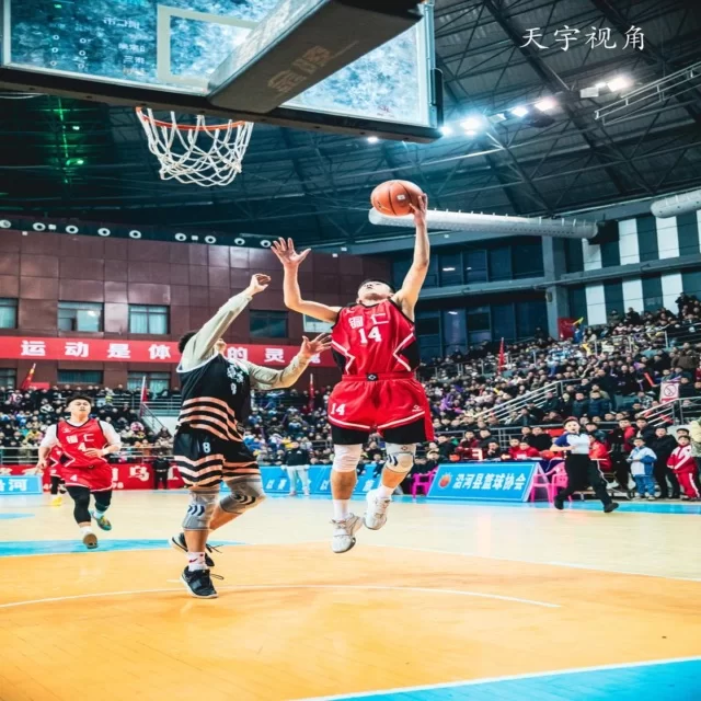 郭艾伦复出迎接新赛季挑战